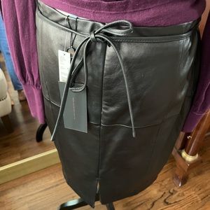 Antonio Melani Luxury Collection Leather Skirt Medium in Black